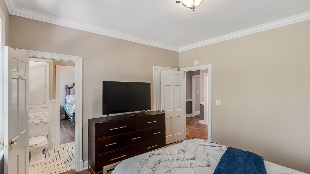 Photo of Bedroom in Fondren