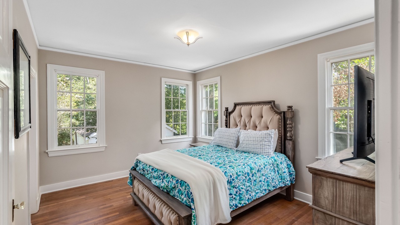 Photo of Bedroom in Fondren