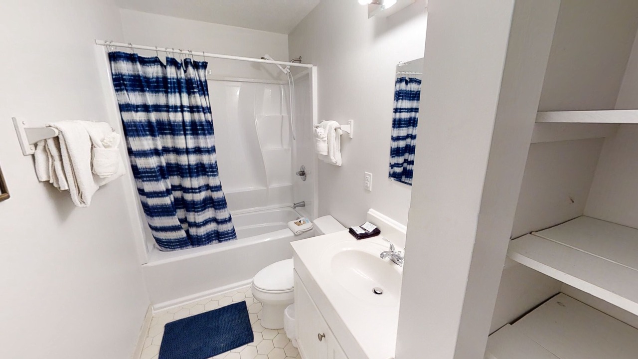 Photo of Bathroom in El Centro Beach