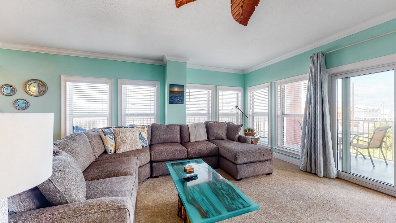 Photo of Livingroom in Mexico Beach