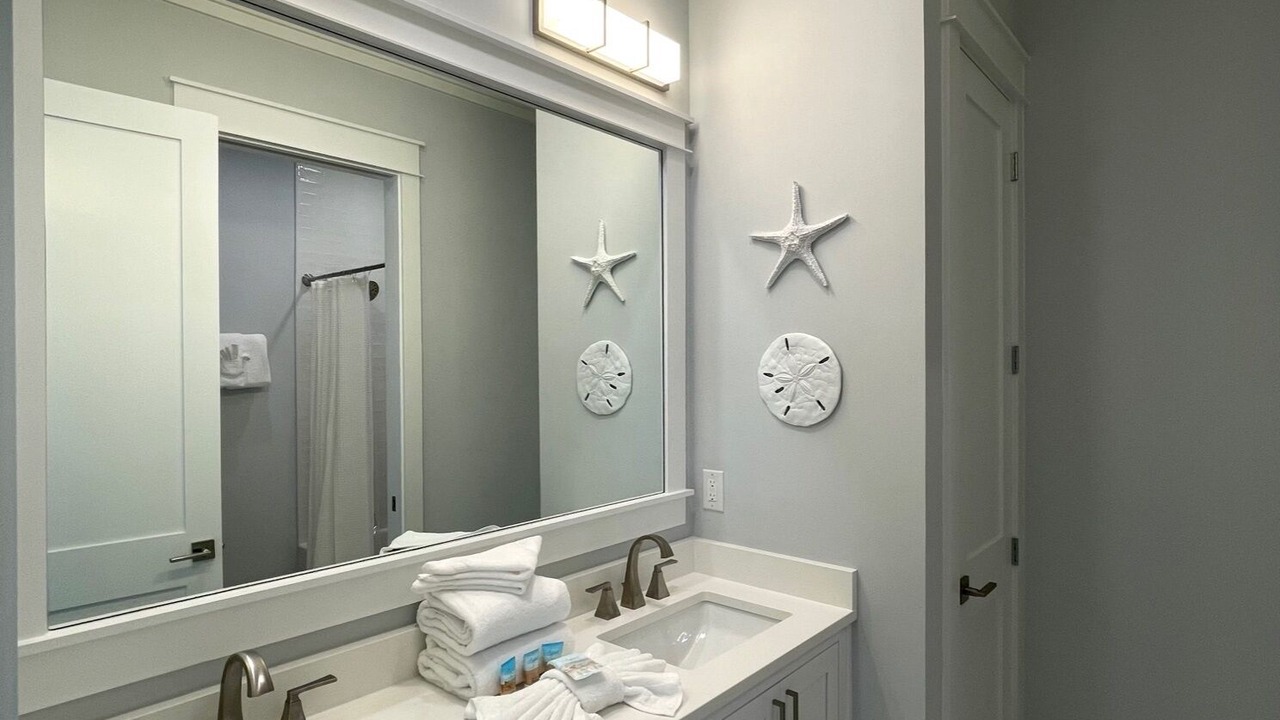 Photo of Bathroom in Gulfview Heights