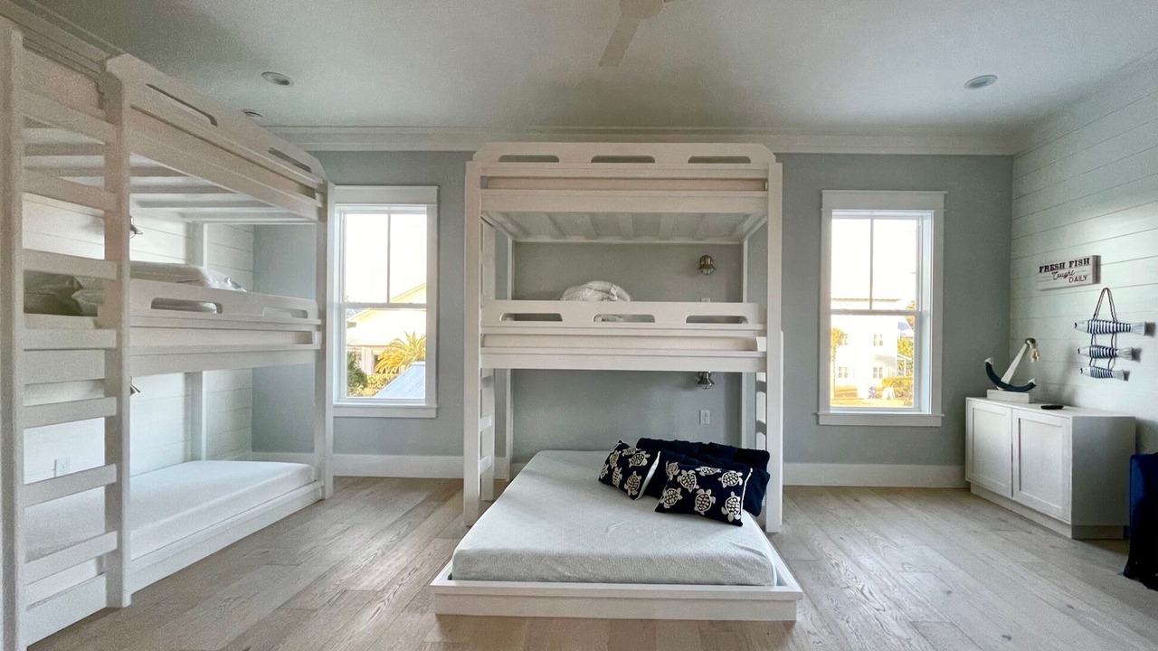 Photo of Bedroom in Gulfview Heights