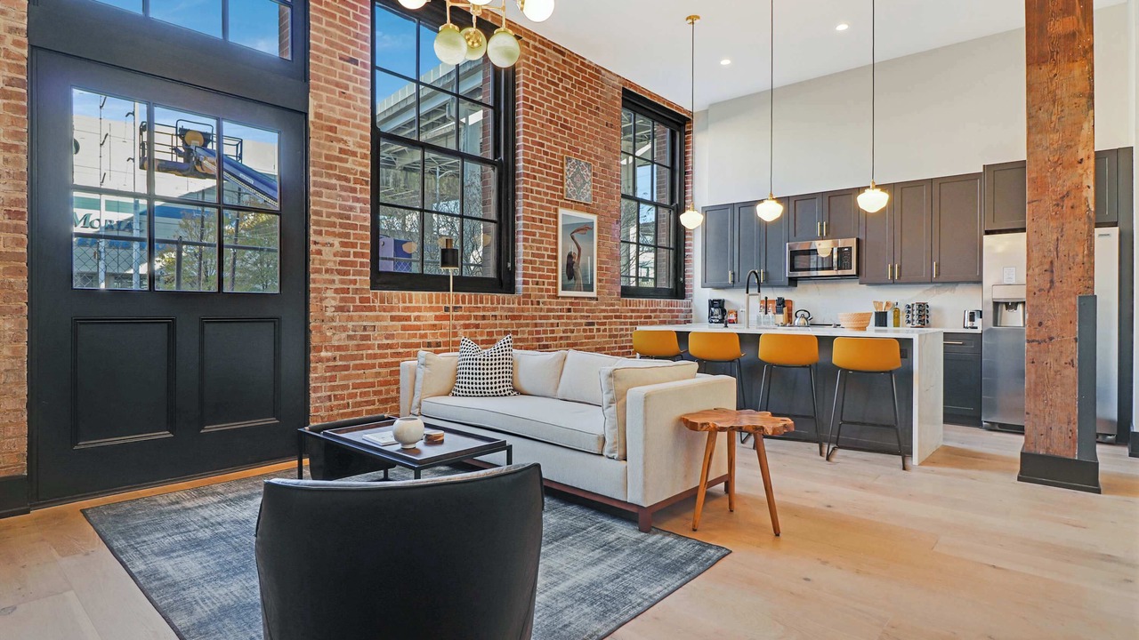 Photo of Livingroom in Arts/Warehouse District