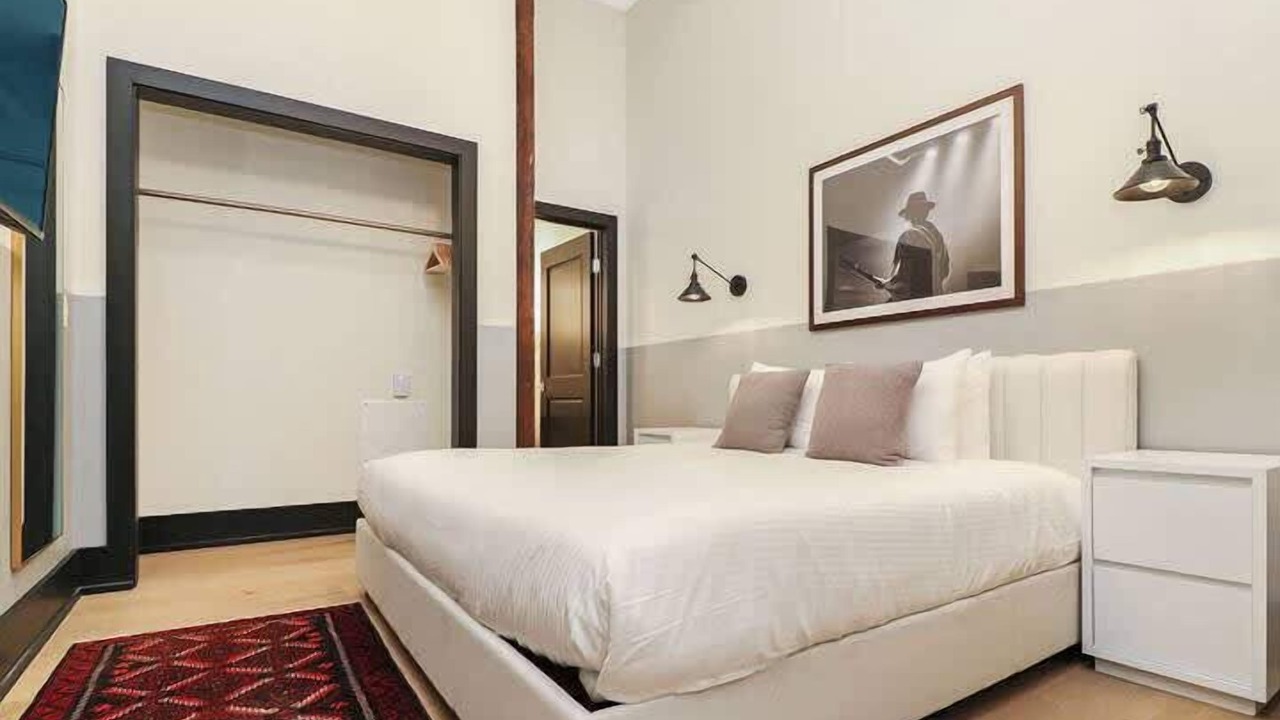Photo of Bedroom in Arts/Warehouse District