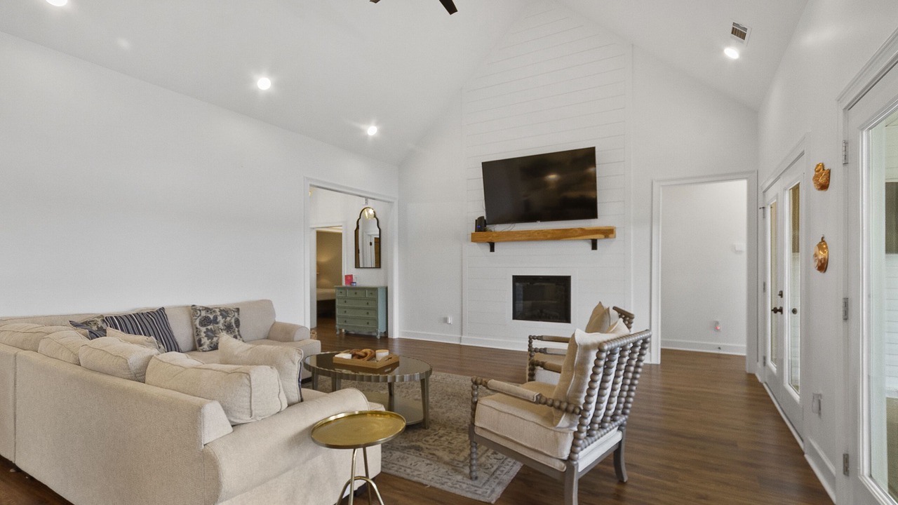 Photo of Livingroom in Northport