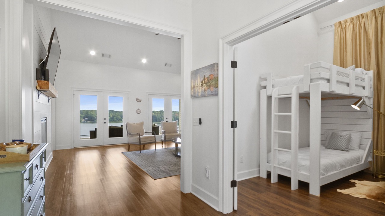 Photo of Bedroom in Northport