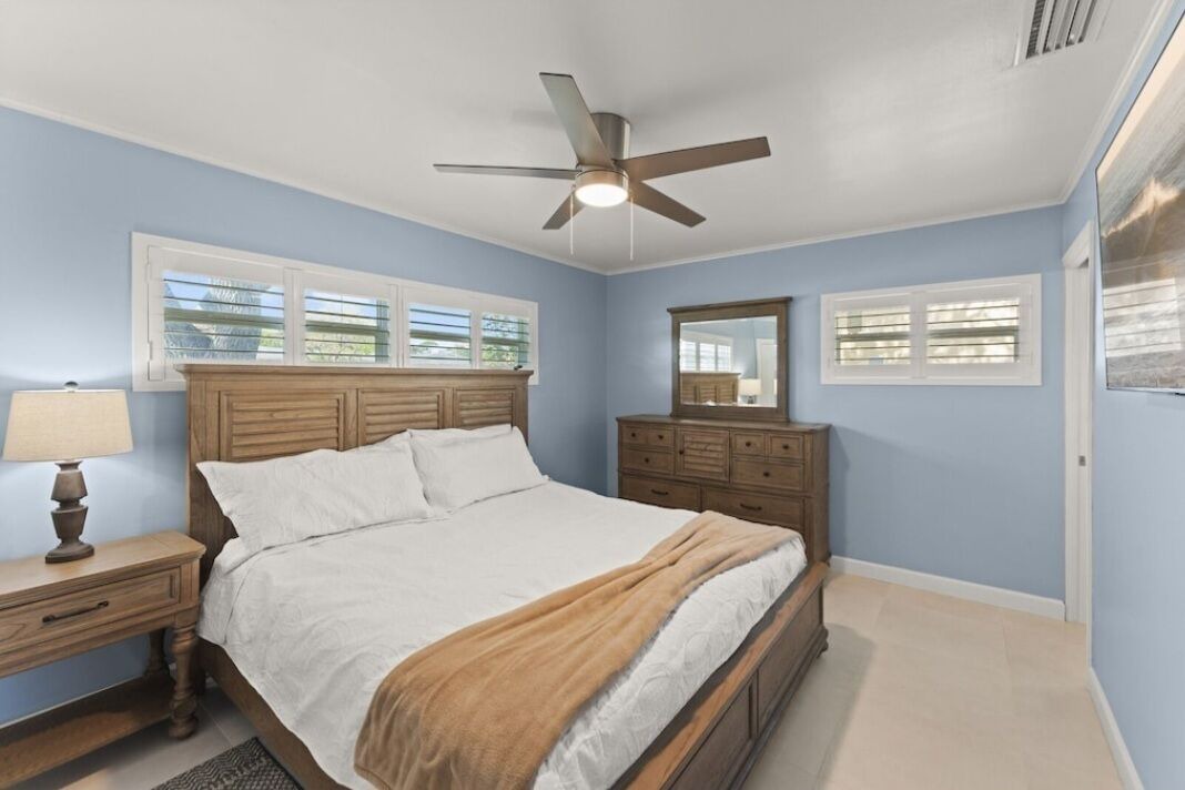 Photo of Bedroom in Convair Cove