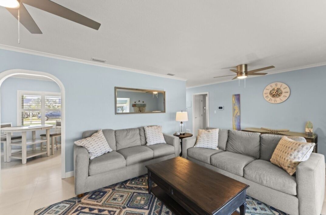 Photo of Livingroom in Convair Cove
