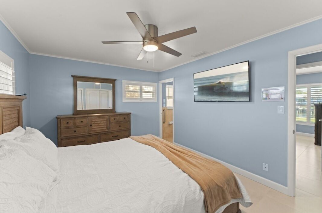 Photo of Bedroom in Convair Cove