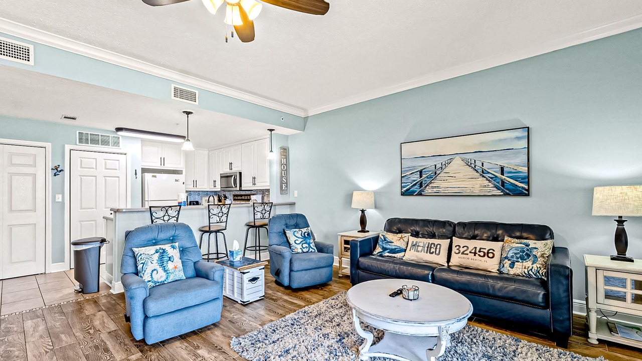Photo of Livingroom in Mexico Beach