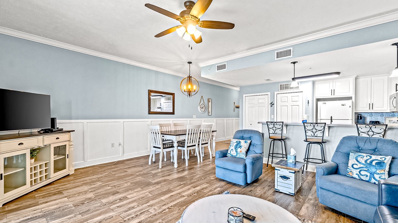 Photo of Livingroom in Mexico Beach