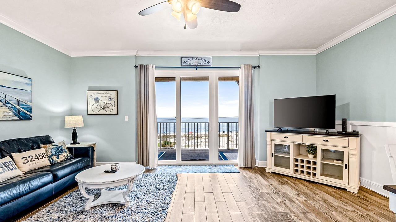 Photo of Livingroom in Mexico Beach
