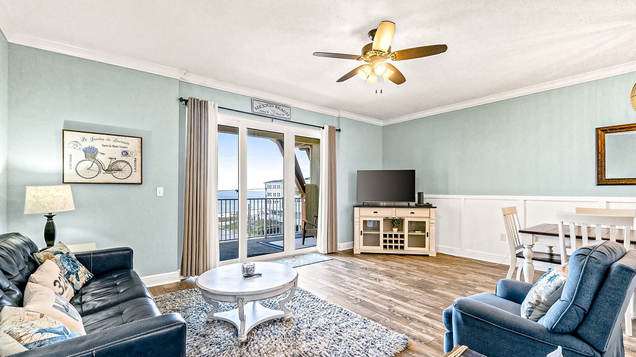 Photo of Livingroom in Mexico Beach