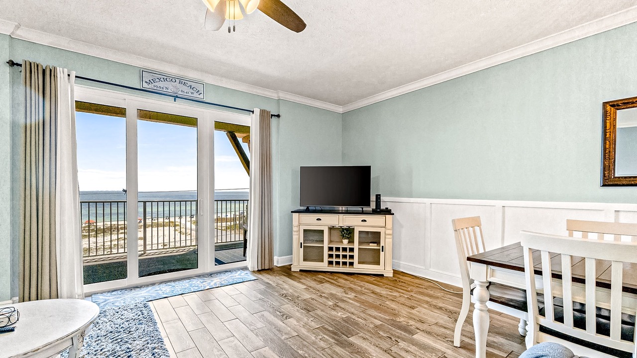 Photo of Livingroom in Mexico Beach