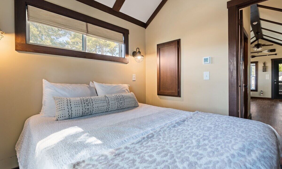 Photo of Bedroom in Gadsden