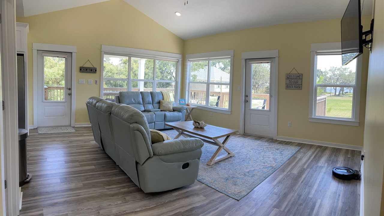 Photo of Livingroom in Henderson Point