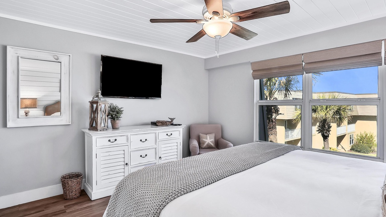 Photo of Bedroom in Crescent Beach