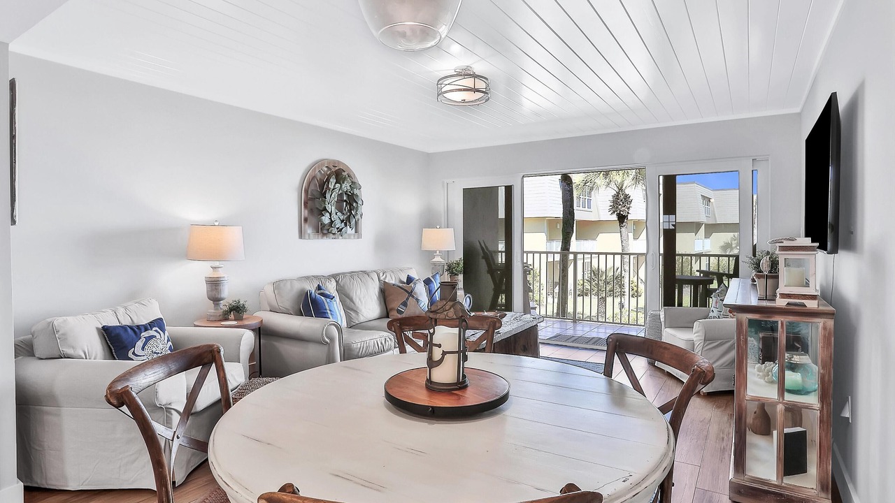 Photo of Livingroom in Crescent Beach