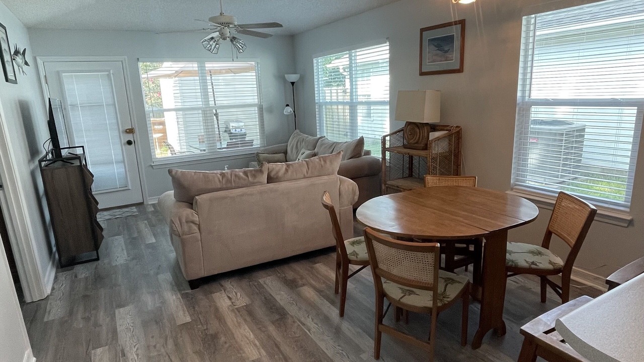 Photo of Livingroom in Gulf Breeze