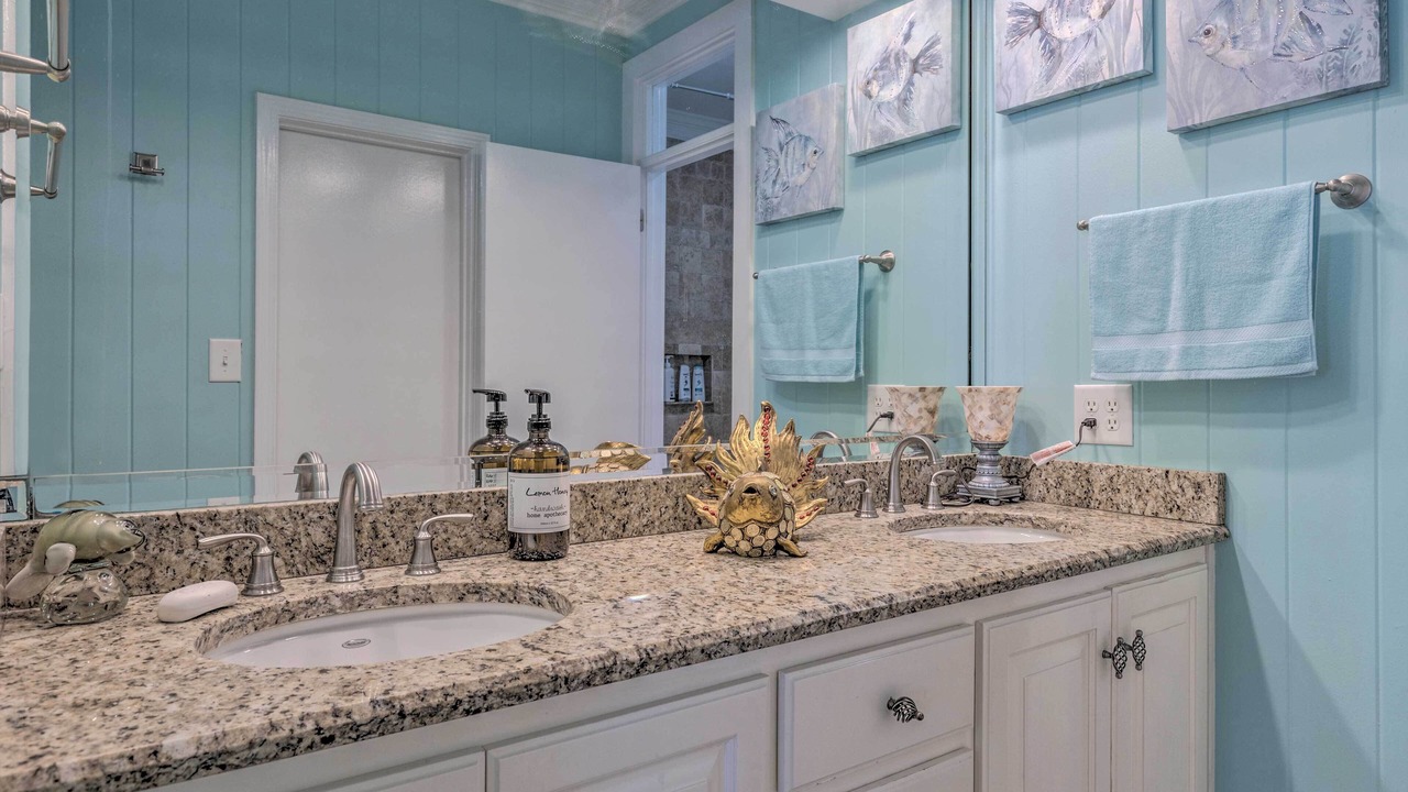 Photo of Bathroom in Dauphin Island