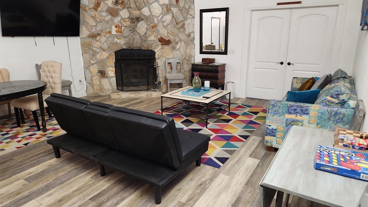 Photo of Livingroom in Thomas Drive