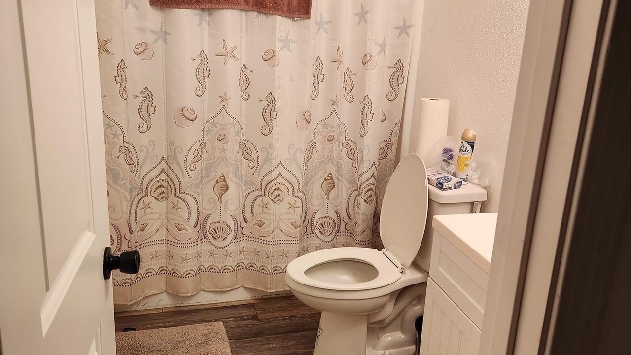 Photo of Bathroom in Thomas Drive