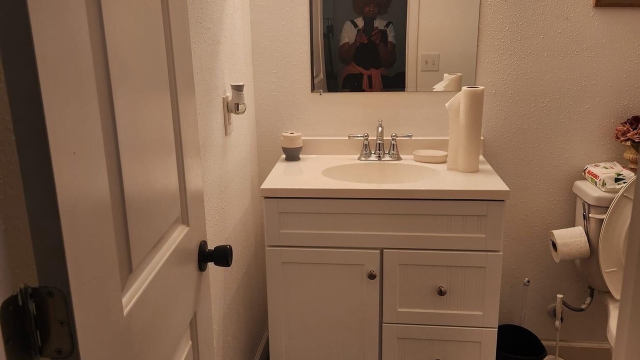 Photo of Bathroom in Thomas Drive