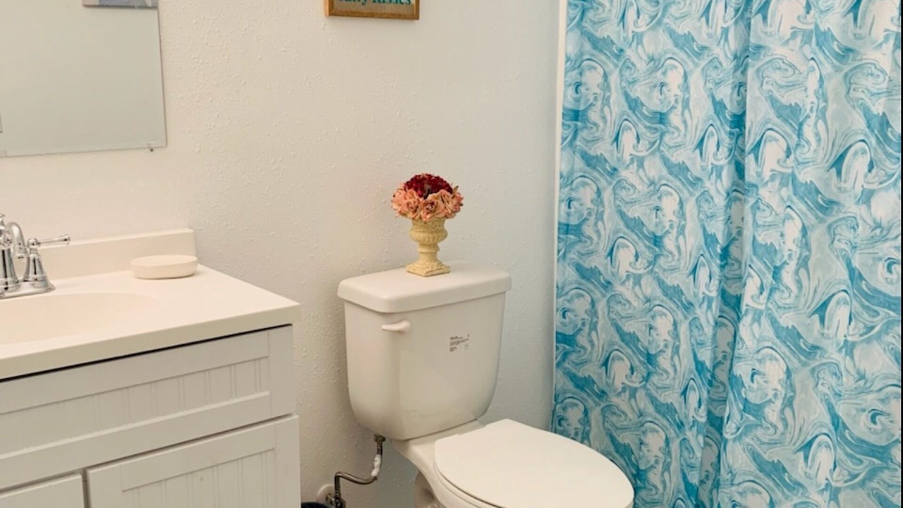 Photo of Bathroom in Thomas Drive