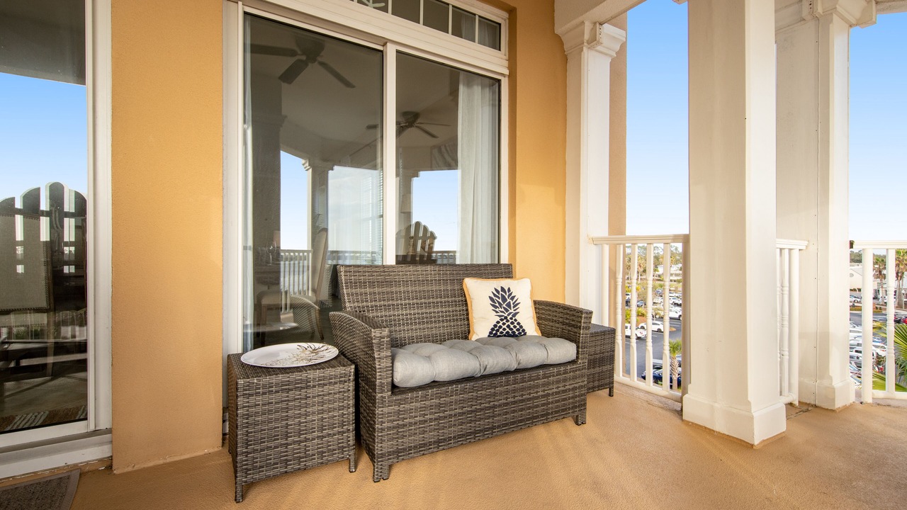 Photo of Patio Balcony in Upper Grand Lagoon