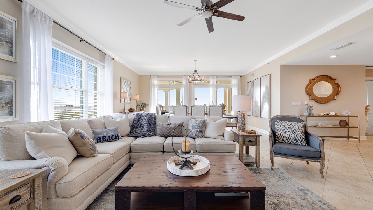 Photo of Livingroom in Upper Grand Lagoon