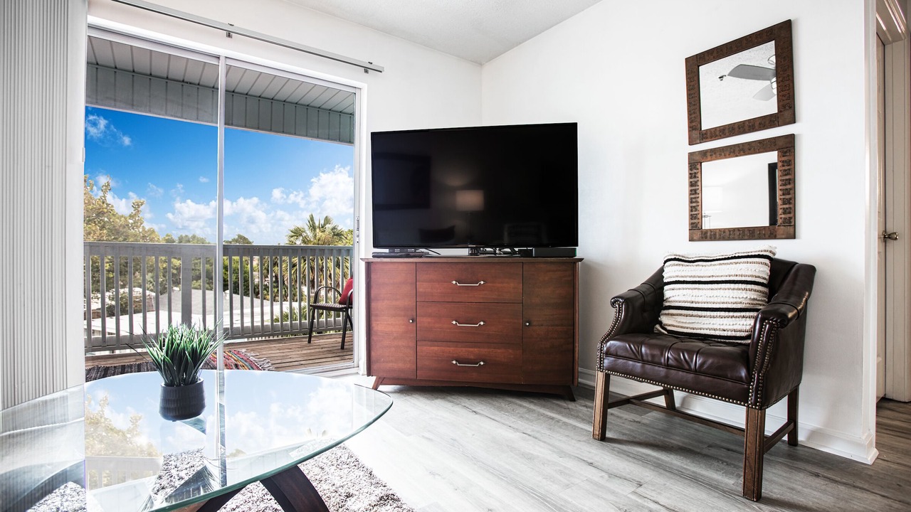 Photo of Livingroom in Bahama Beach