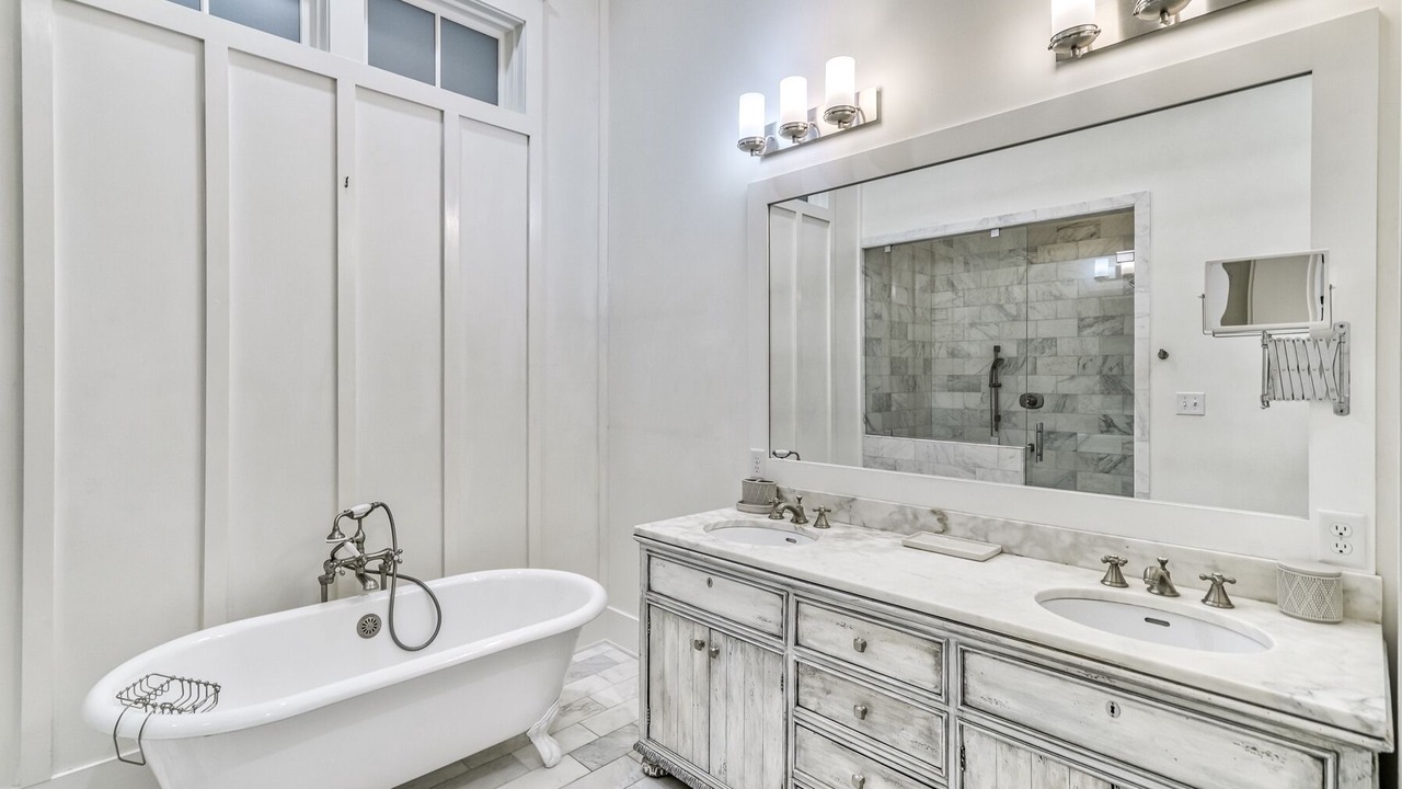 Photo of Bathroom in Forest District