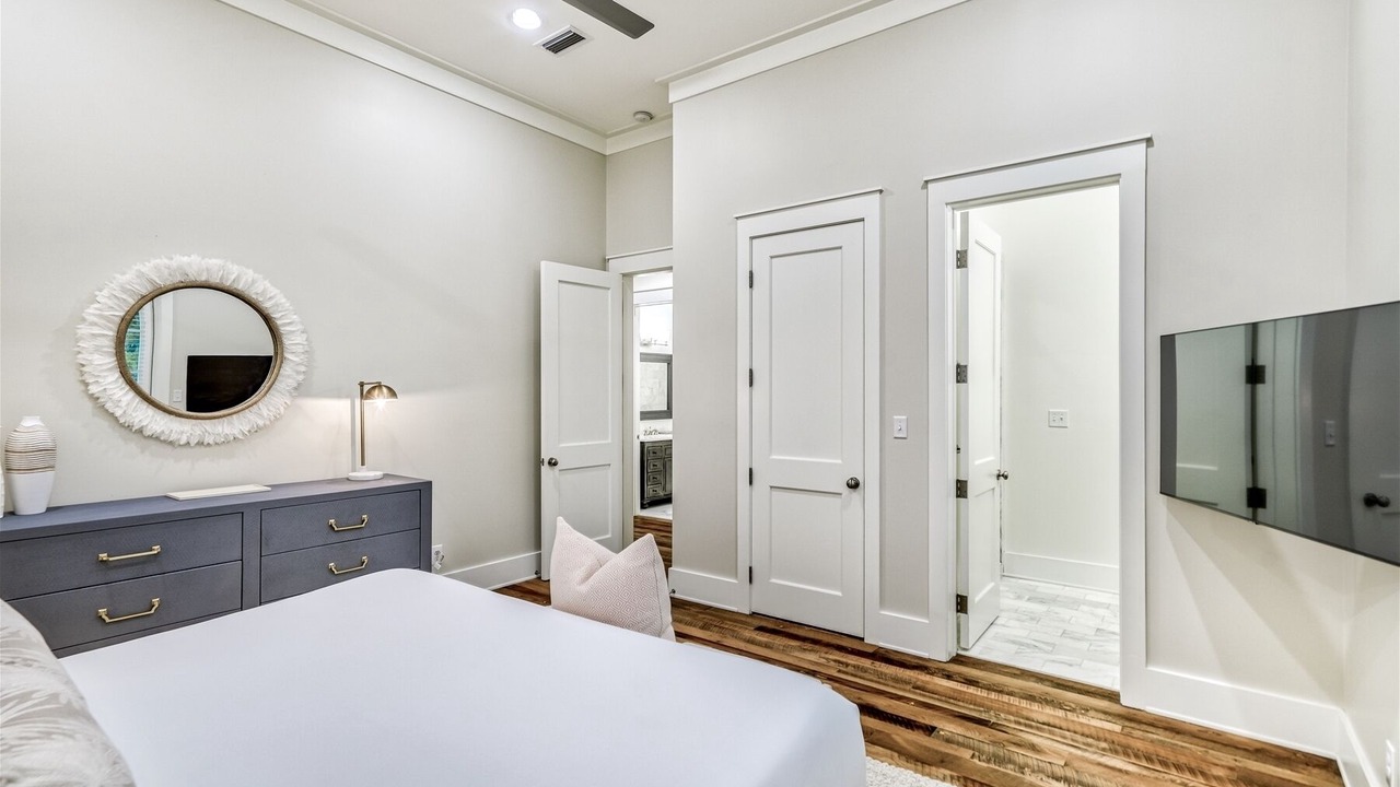 Photo of Bedroom in Forest District