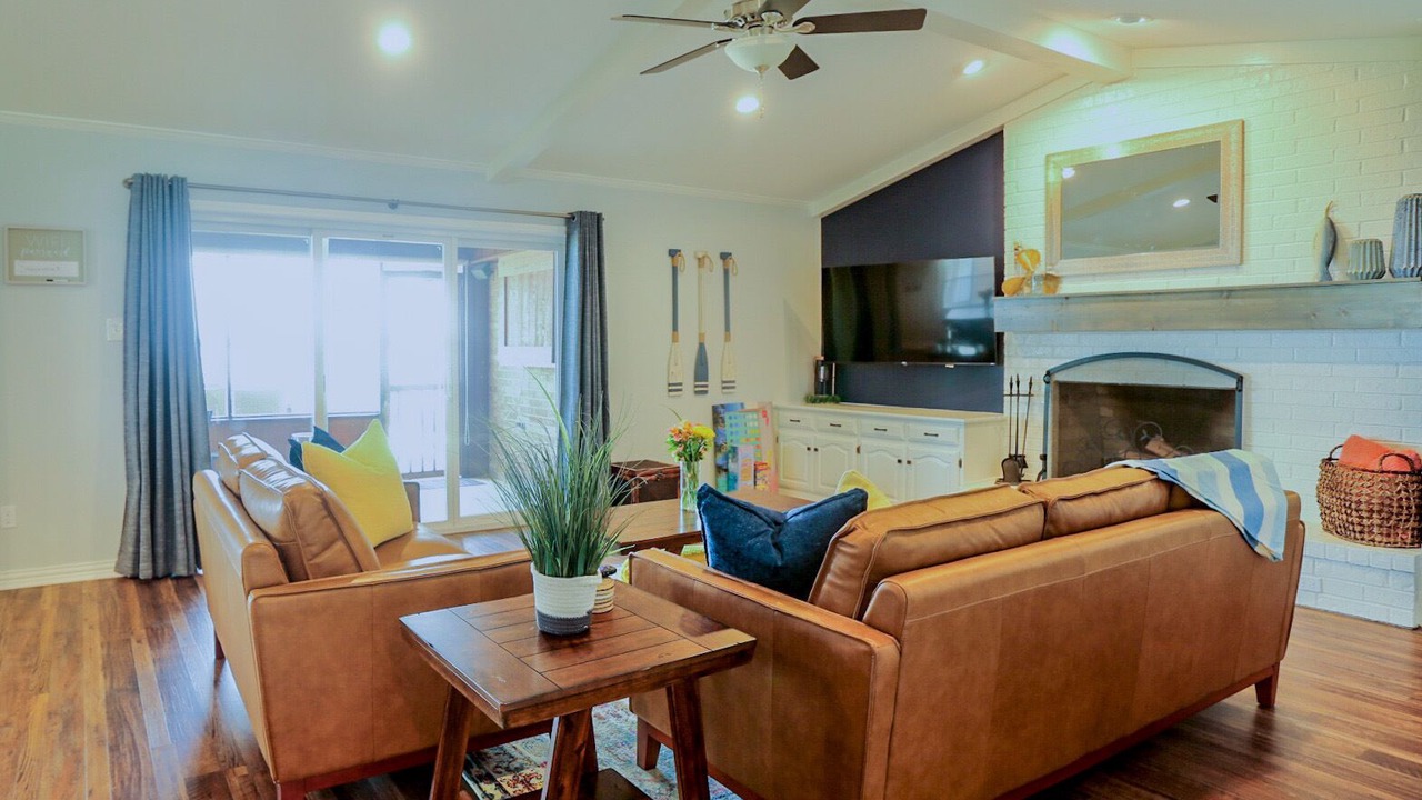 Photo of Livingroom in Emory