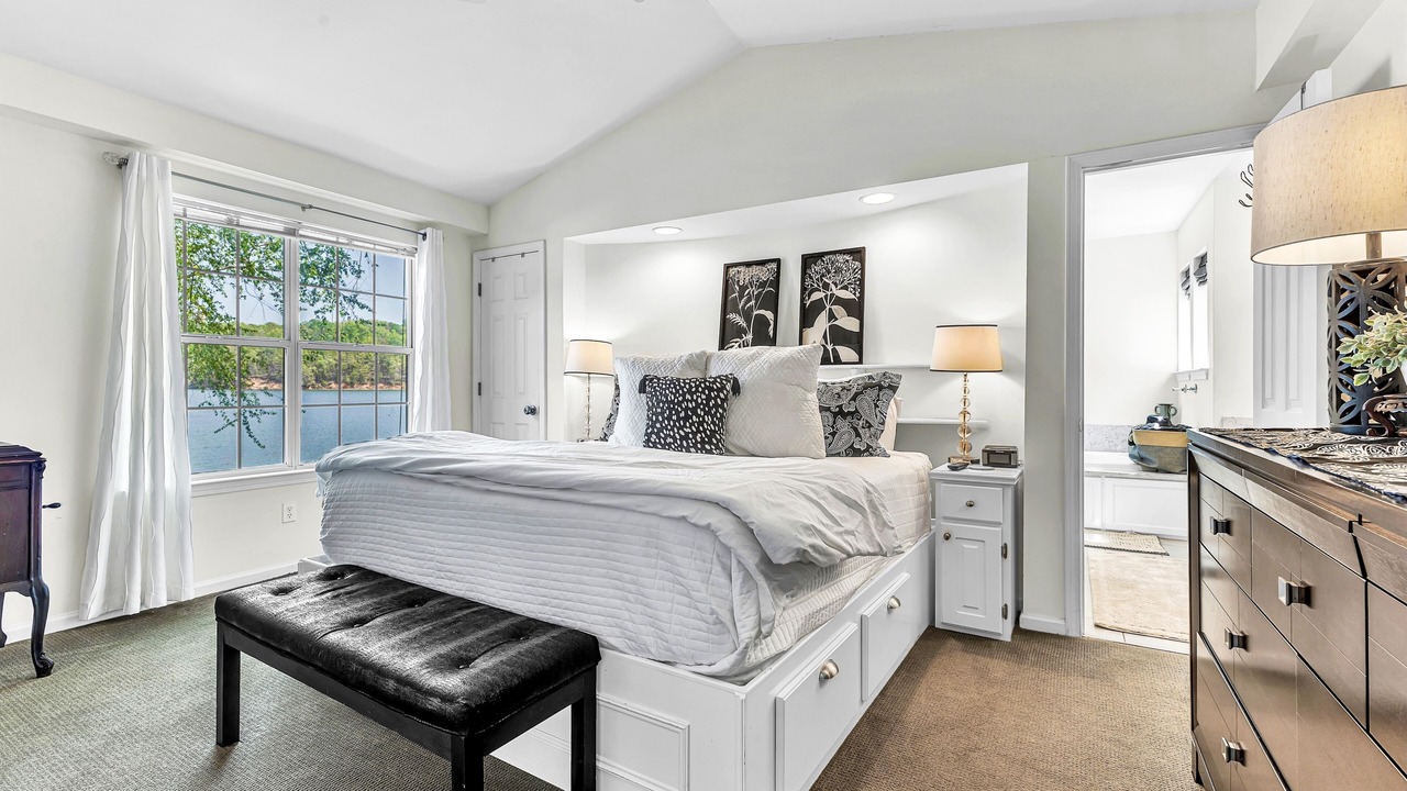 Photo of Bedroom in Pleasure Point