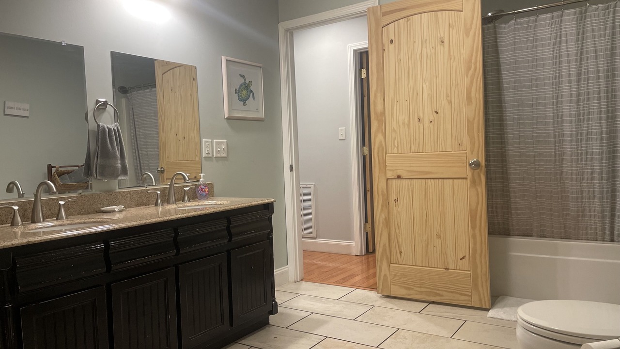 Photo of Bathroom in Guntersville
