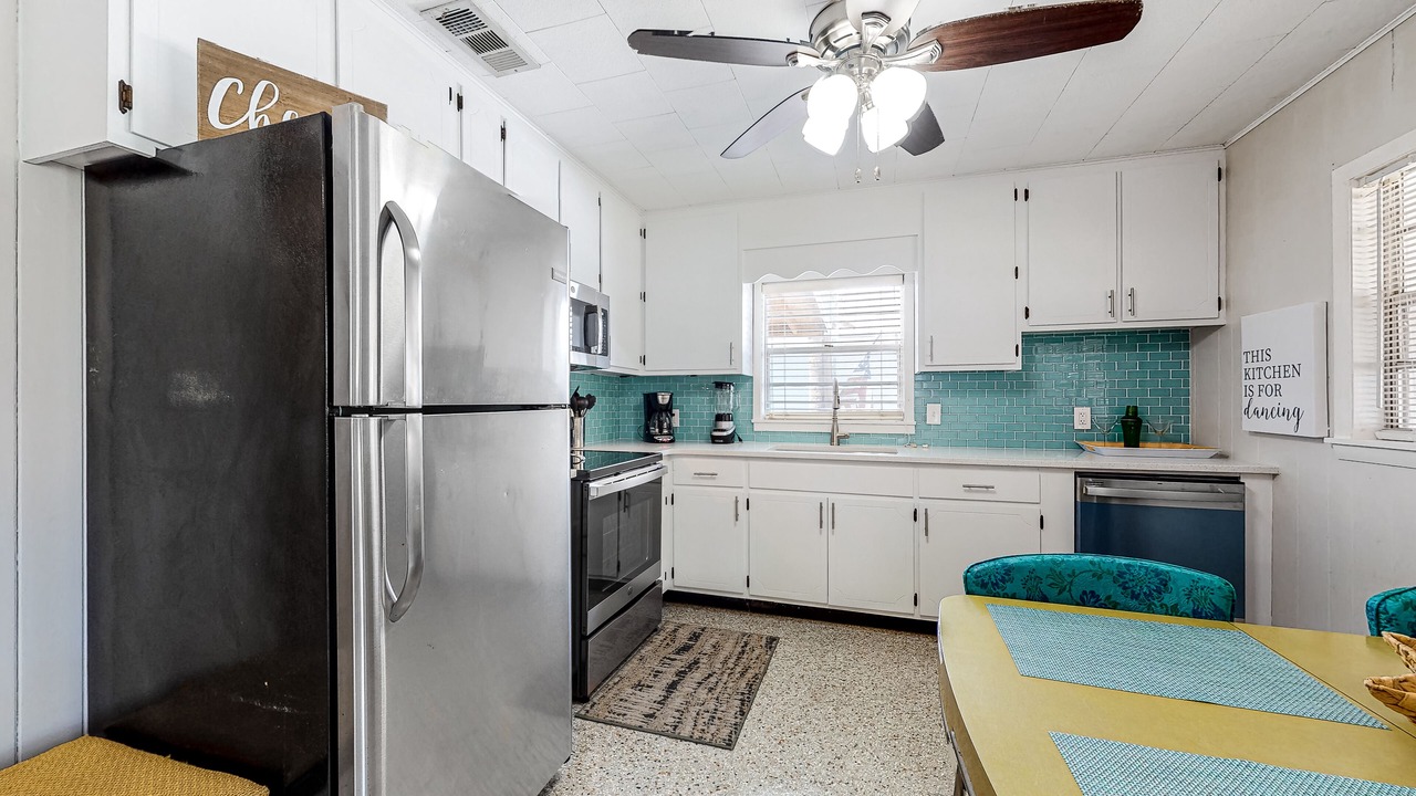 Photo of Kitchen in Kiska Beach