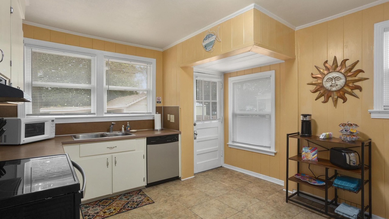 Photo of Kitchen in Southeast Pensacola