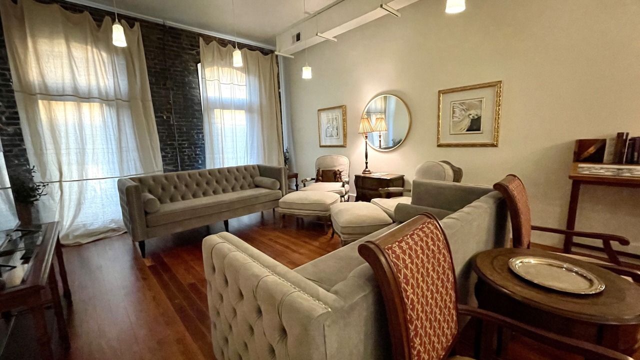 Photo of Livingroom in Downtown