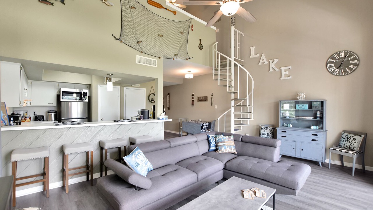 Photo of Livingroom in April Sound