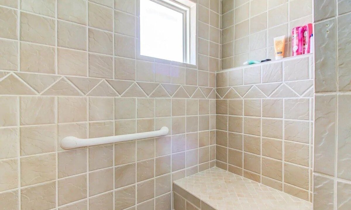 Photo of Bathroom in Shoreline Park