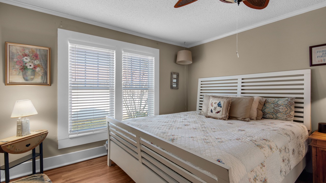 Photo of Bedroom in Laurel Hill