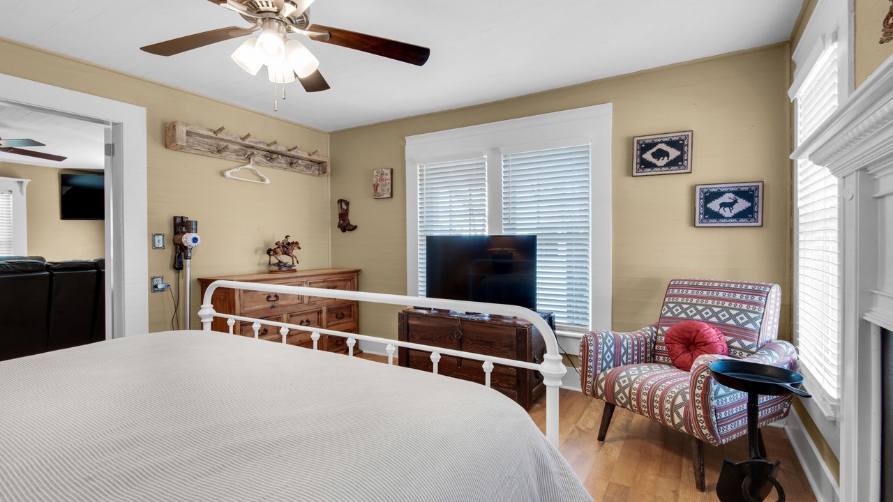Photo of Bedroom in Laurel Hill