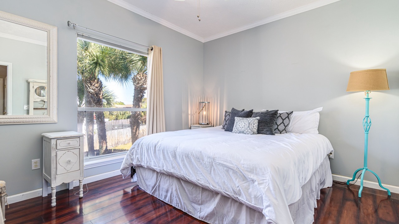 Photo of Bedroom in Laguna Beach Estates
