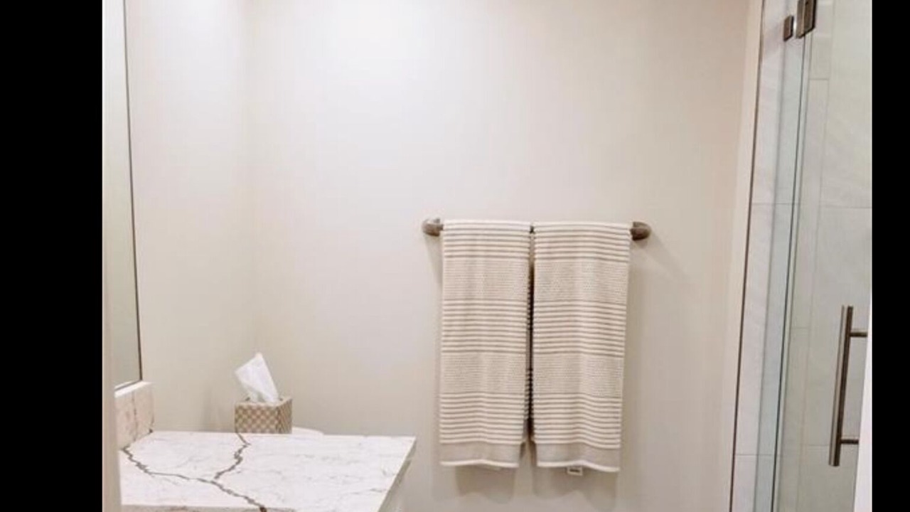 Photo of Bathroom in Park Shore