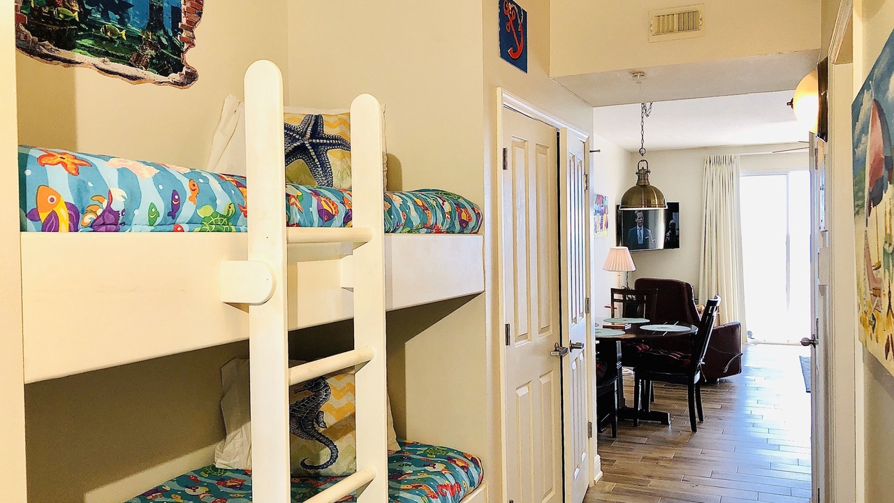 Photo of Bedroom in Miramar Beach