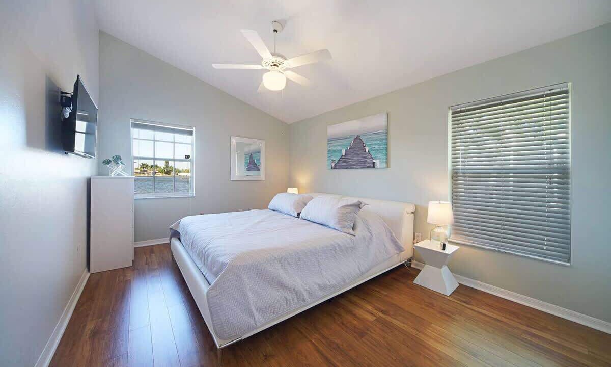 Photo of Bedroom in Eight Lakes