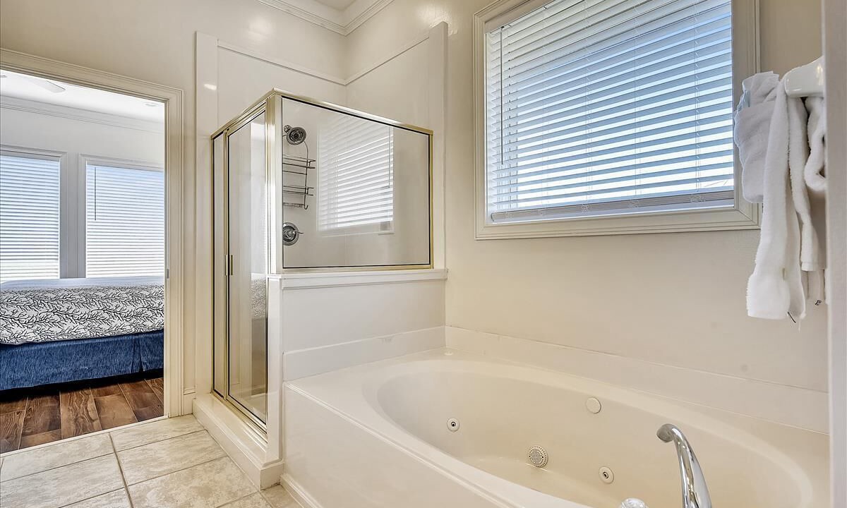 Photo of Bathroom in Plantation