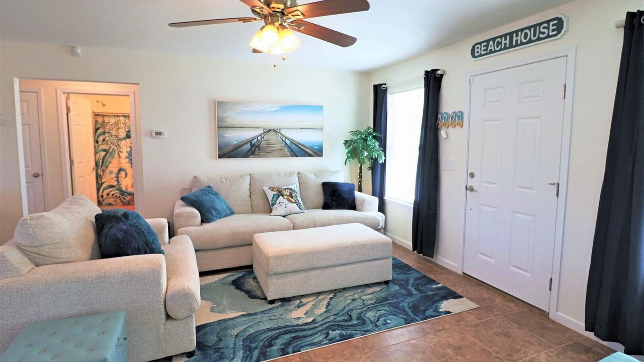 Photo of Livingroom in Mexico Beach
