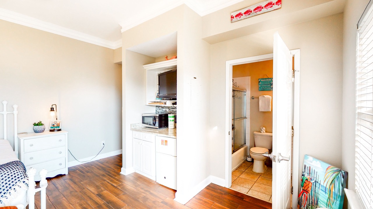 Photo of Bedroom in Gulf Place